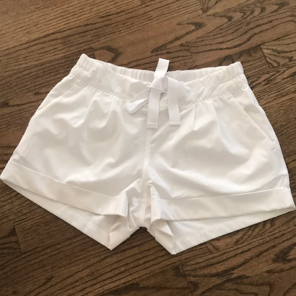 Size 6 white spring breakaway shorts